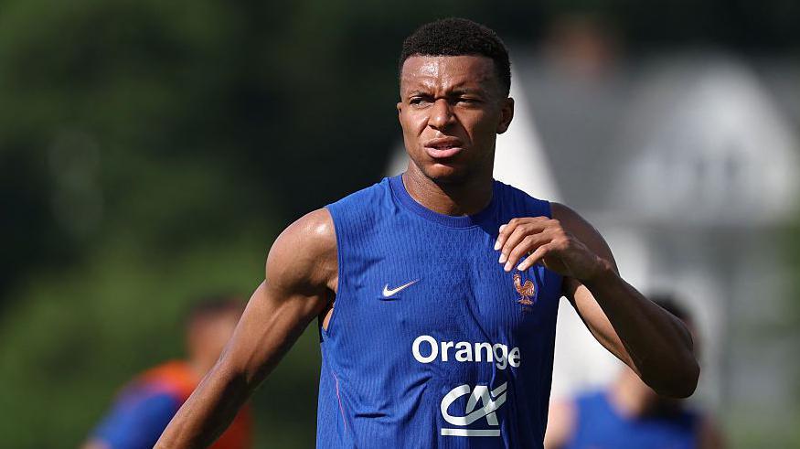 France star Mbappe vows to increase defensive work