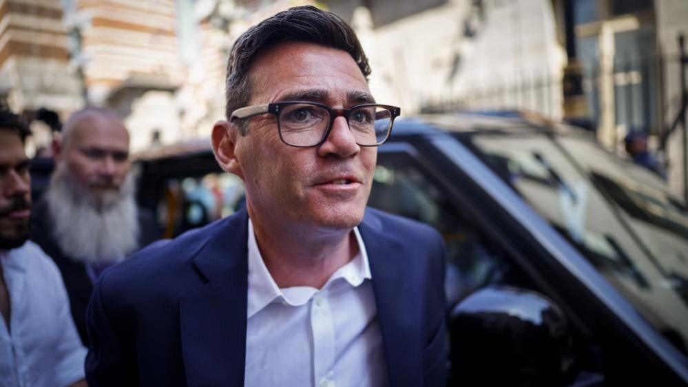 Burnham on course to be PM, but what would his No 10 operation look like?