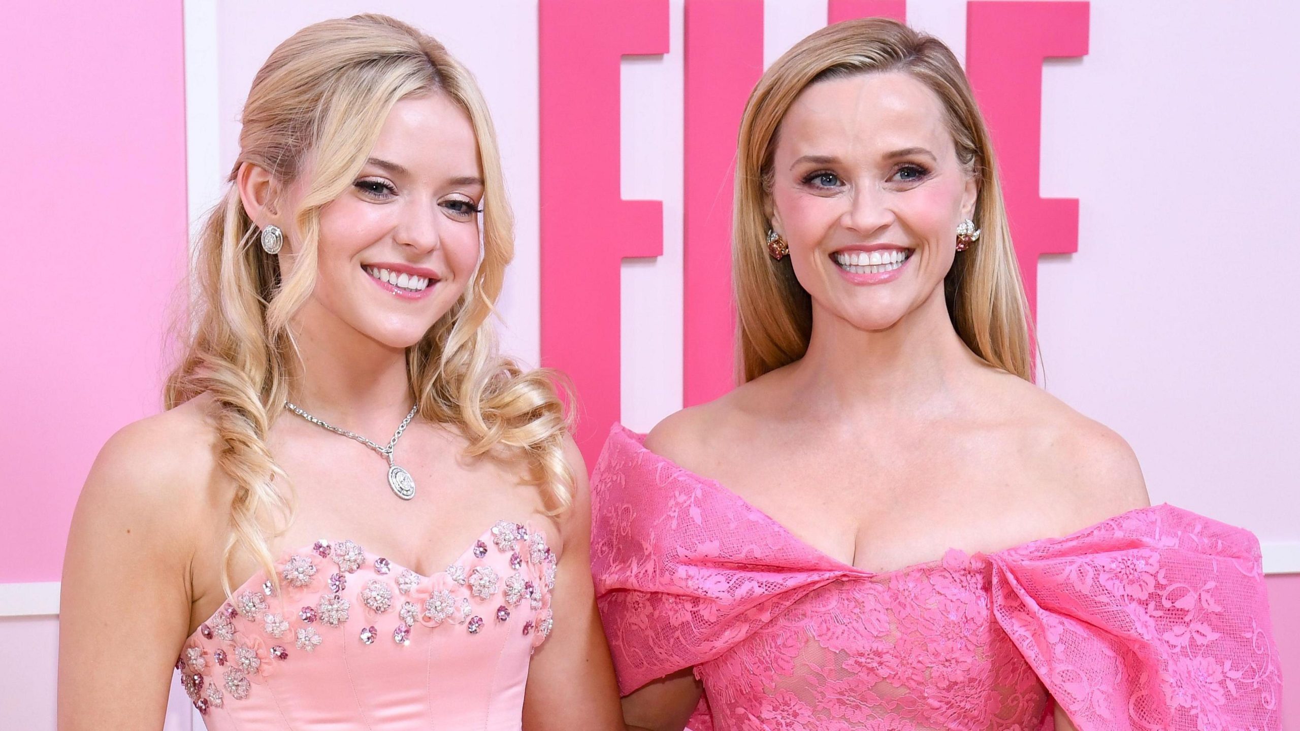 Legally Blonde revival Elle – boring and tedious or a hot pink delight?