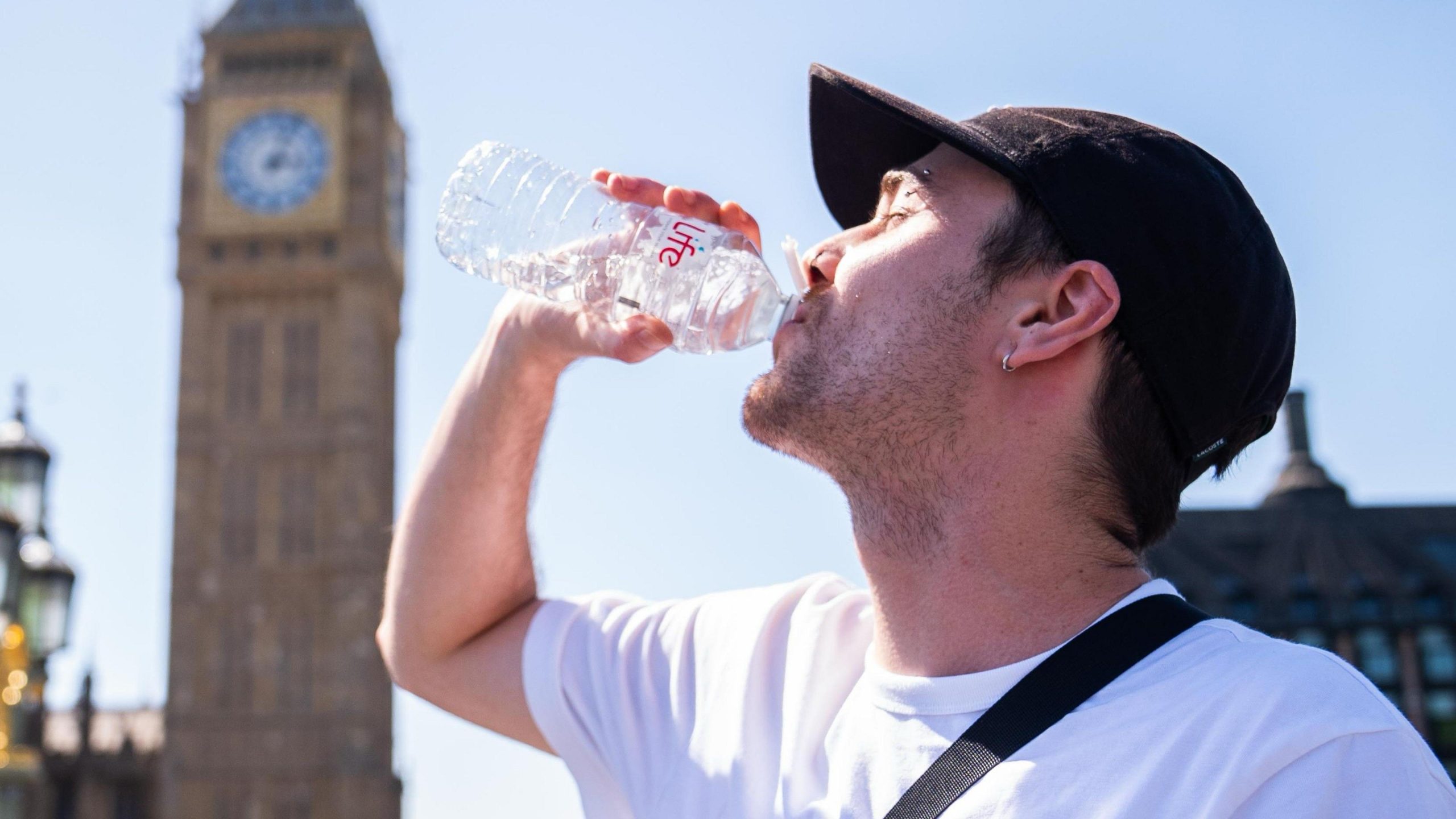 Amber extreme heat warning issued as 35C heatwave approaches