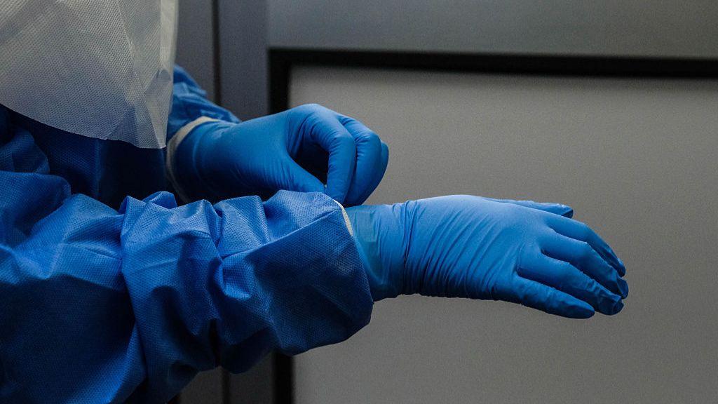 France confirms first Ebola case