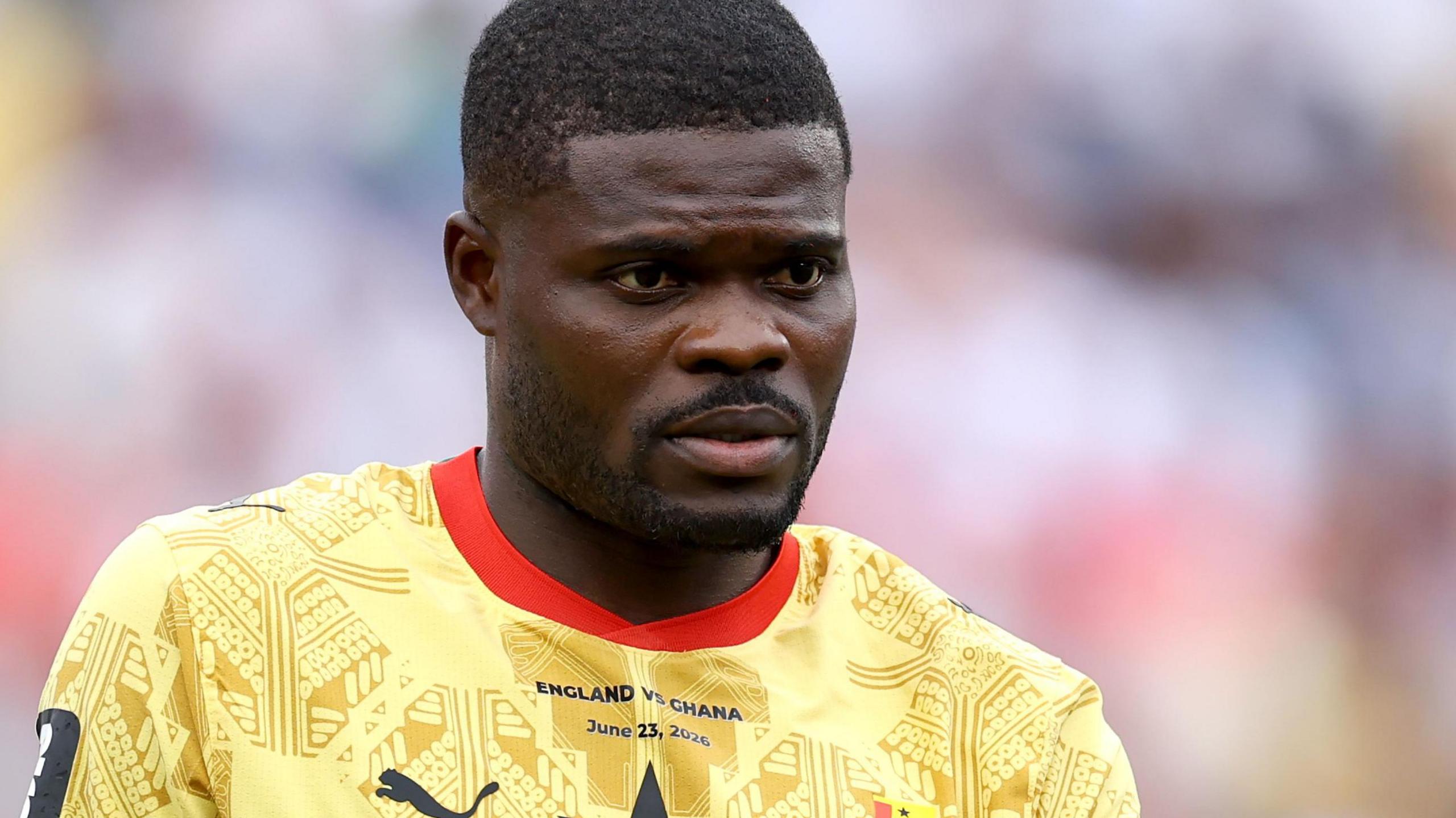 Spence appears not to shake hands with Partey