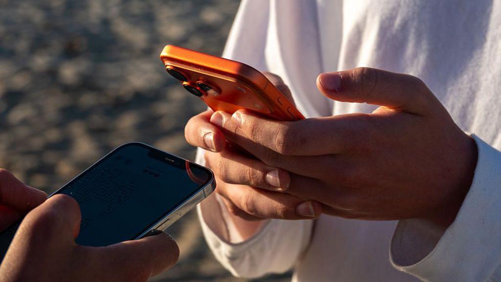 WhatsApp to let people chat without swapping phone numbers