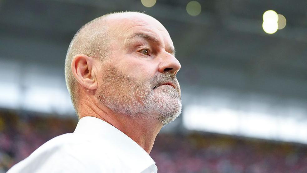 Clarke steps down as Scotland boss after World Cup exit