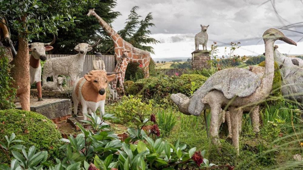 Alan Carr doesn’t want them, do you? Contents of comedian’s castle to be sold