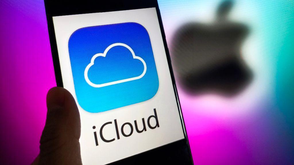 Millions in UK could claim share of £3bn after Apple case given green light