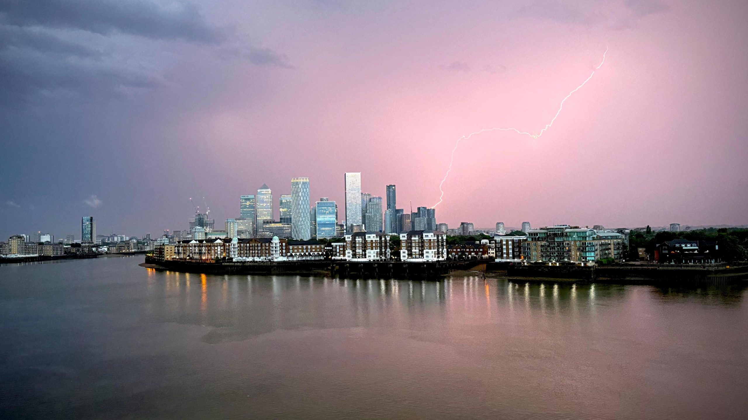 Around 29,000 lightning strikes light up sky across southern England