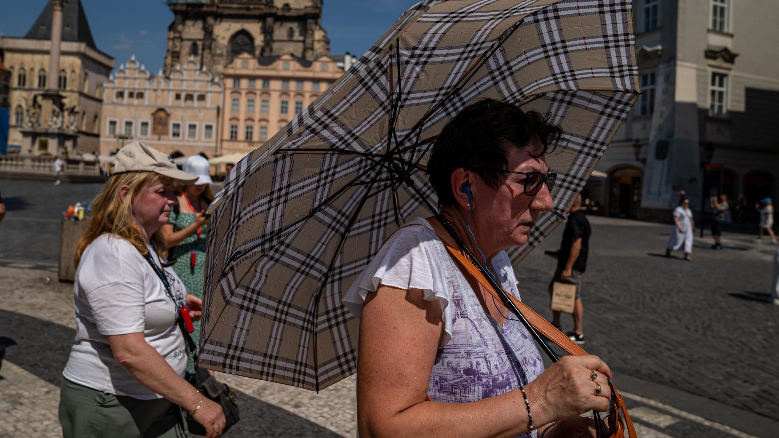 Heatwave breaks records in Germany, Denmark and Czech Republic