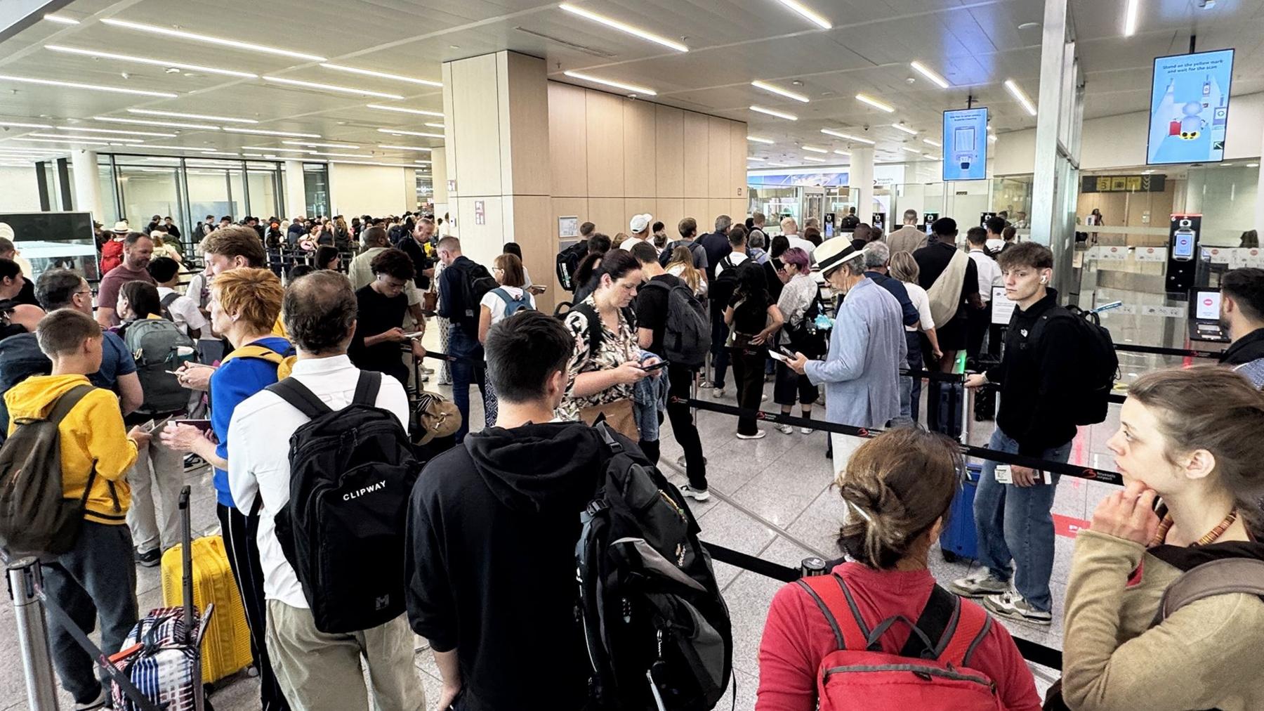 Ryanair warns of ‘queue chaos’ from new EU border system