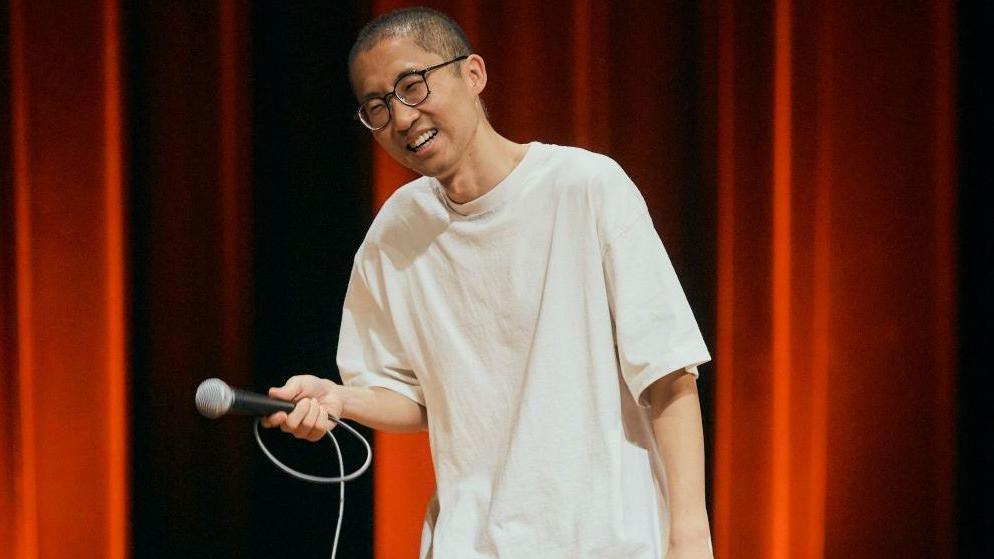 Banned by Beijing, this comedian is taking his act to Chinese speakers abroad