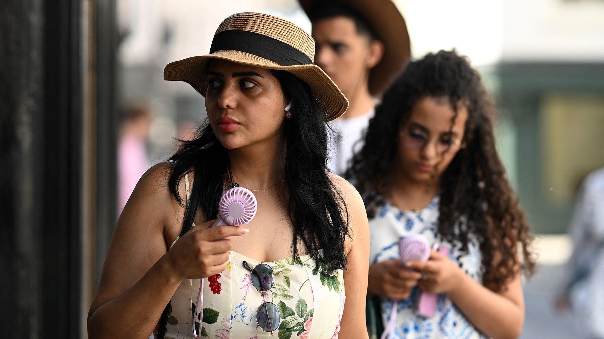 Fourth heatwave grips parts of UK with 35C forecast