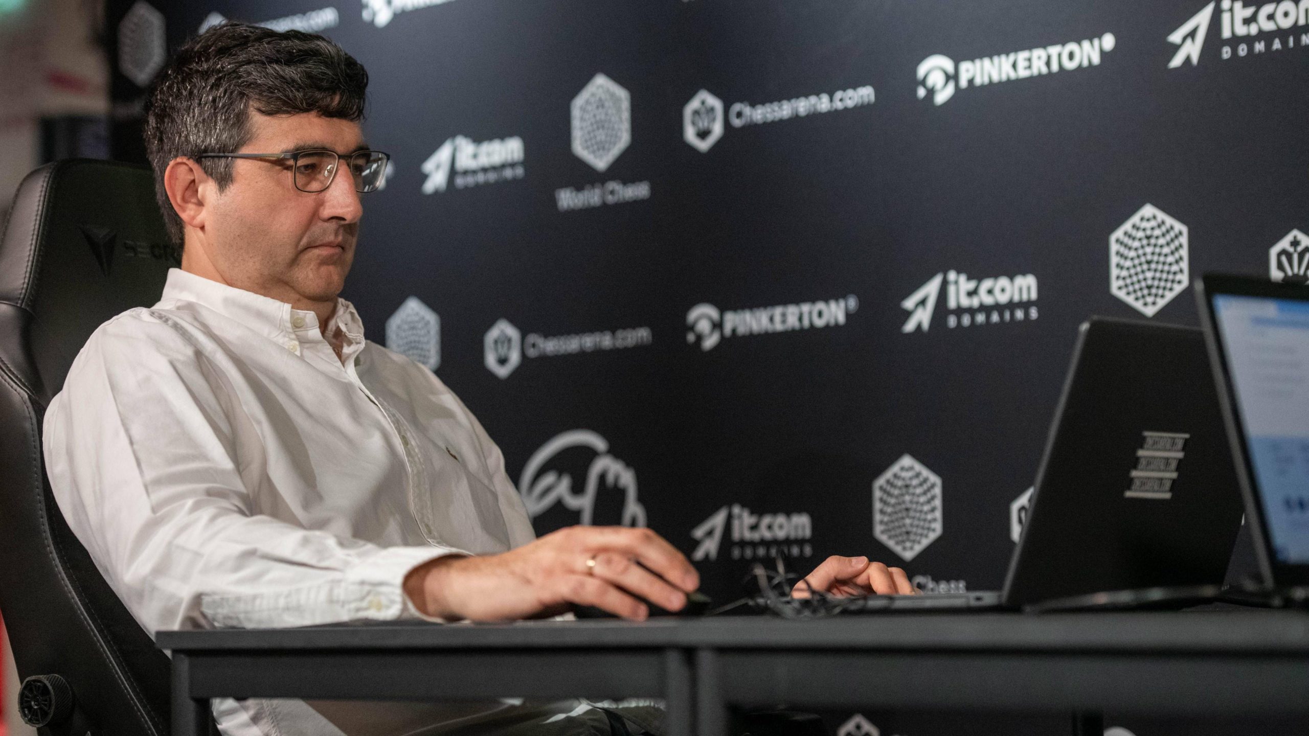 Former chess champion Kramnik banned over cheating remarks
