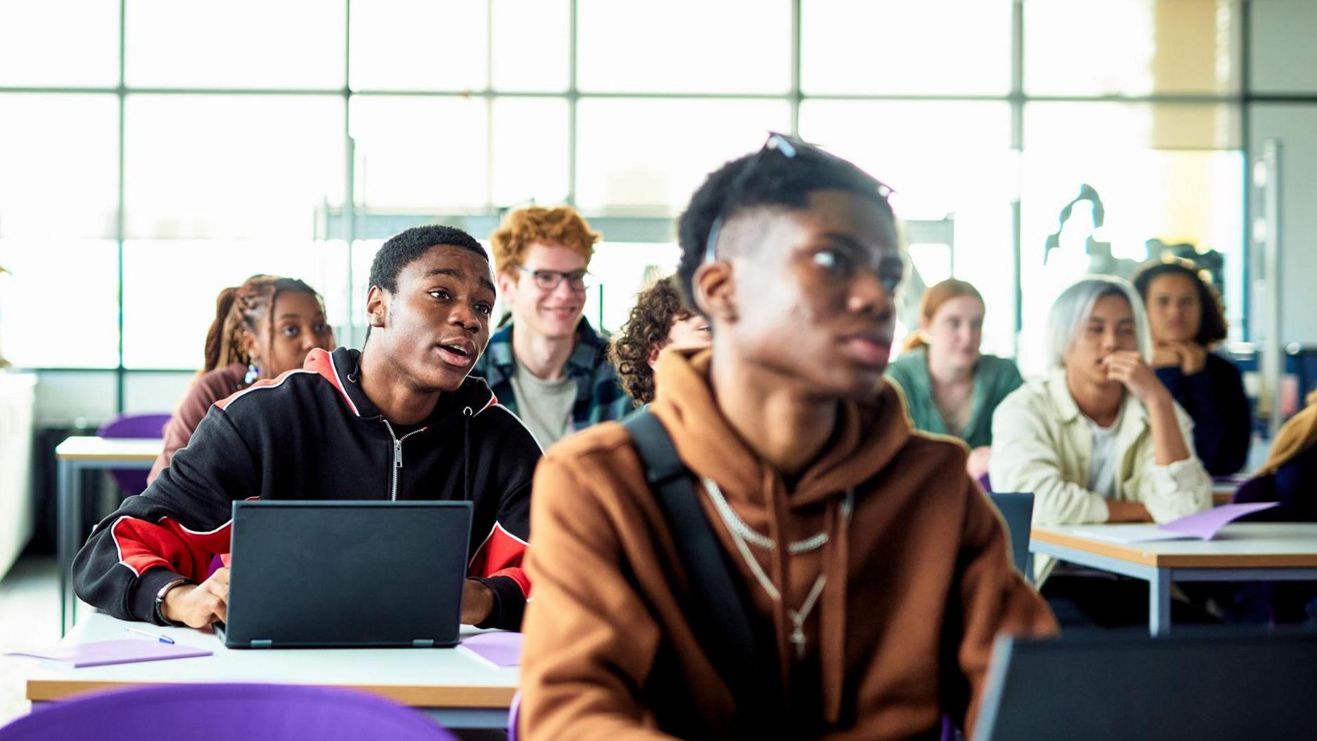 Phone contract comparisons ‘amounted to mis-selling’ student loans, MPs say