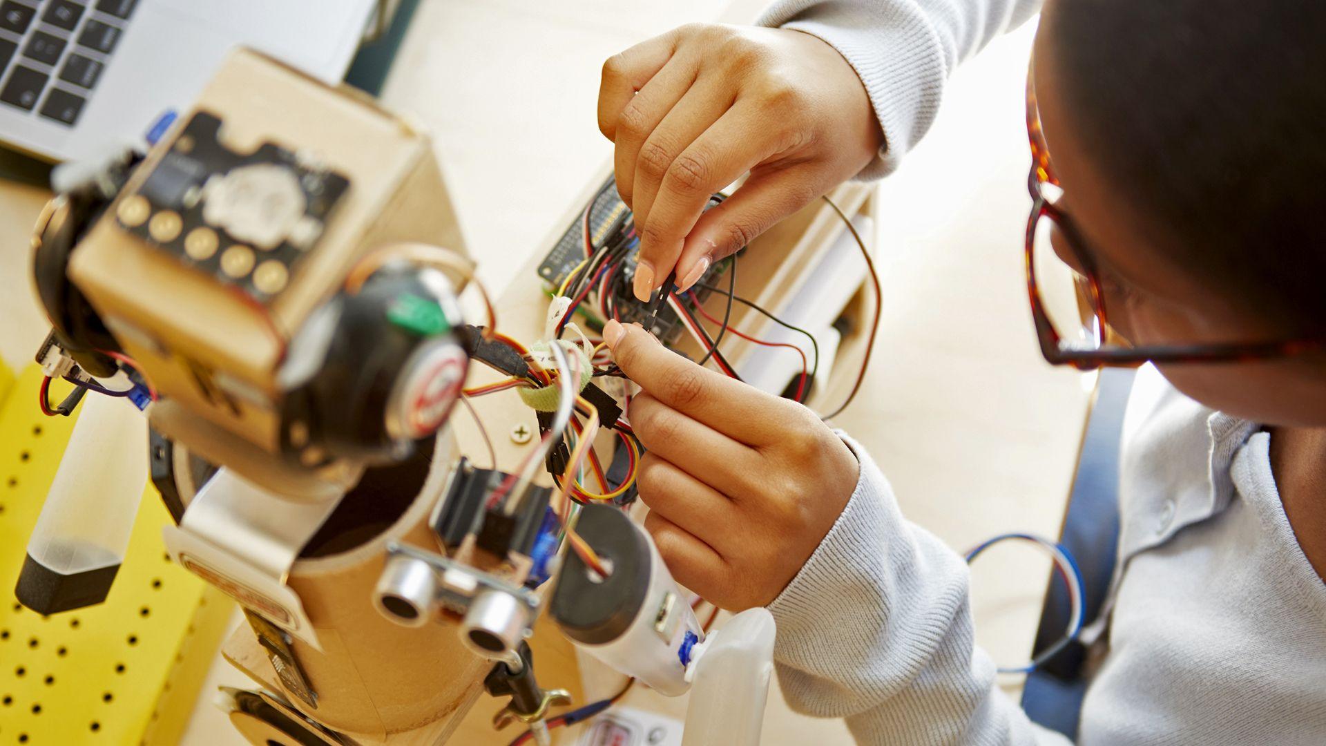 Schools to offer technical subjects to pupils from age 14 in England, Burnham says