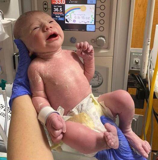 Woman has pioneering womb surgery to fix ‘miracle’ baby with intestines outside its body