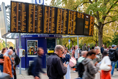 How a 90-second power outage sparked chaos for rail commuters